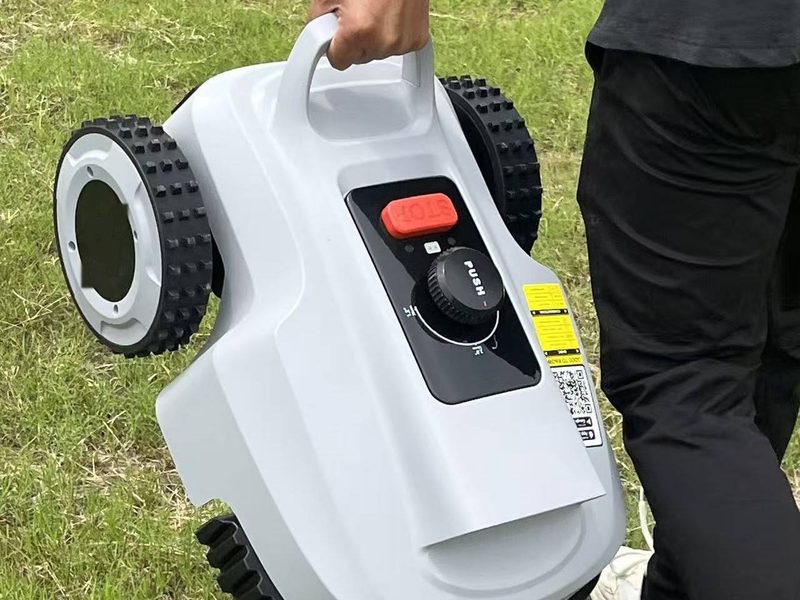 VERDA lifted by its moulded handle in one hand